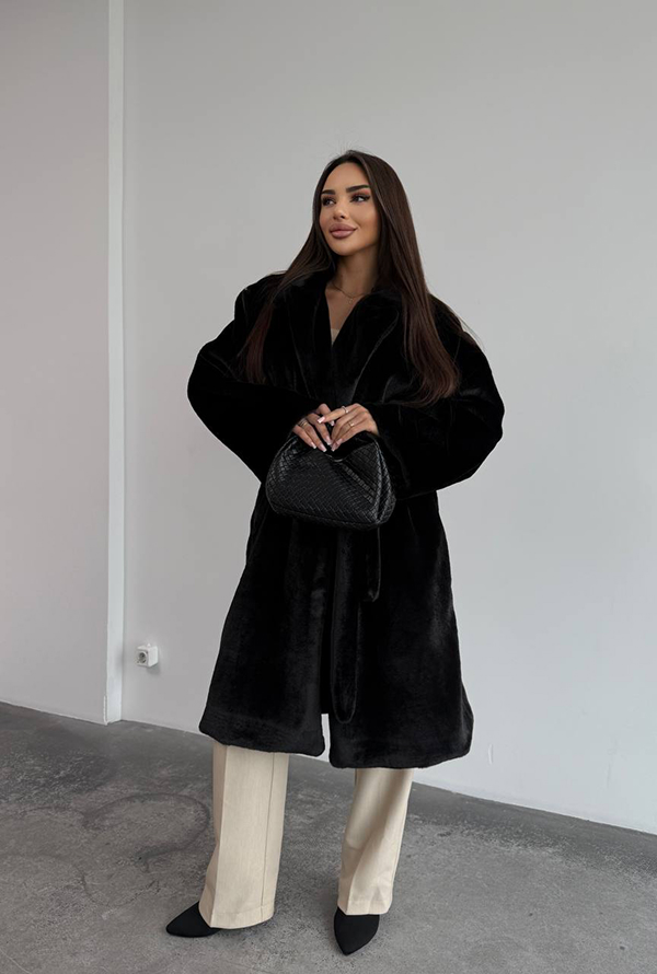 Подовжена шубка з поясом